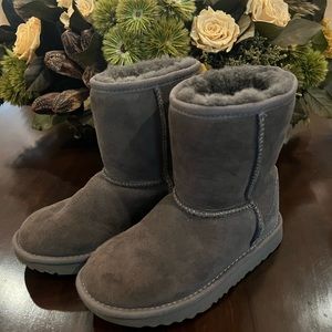 Girls Youth Size 1 Ugg Booties